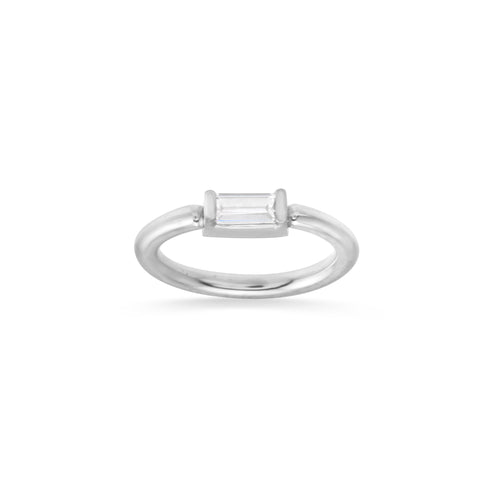 Seamless Ring with Horizontal Fixed Baguette
